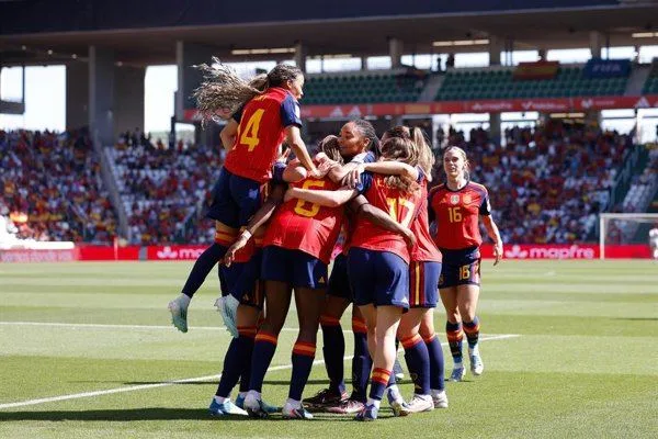 La seleccion femenina se mantiene en la cima del ranking pj