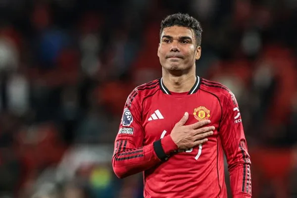 Manchester United vence al Brentford y se acerca a la.jpg