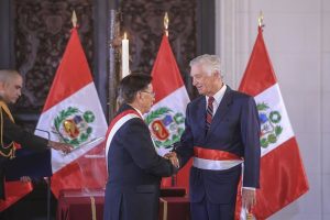 Perú designa a Carlos Pareja como nuevo ministro de Exteriores en medio de controversia por compra de cazas F16
