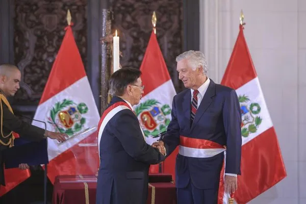 Peru designa a Carlos Pareja como nuevo ministro de Exteriores