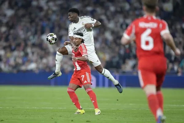 Tchouaméni expresa su confusión: «No entiendo mi tarjeta amarilla» en la Champions