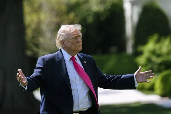 Trump prorroga el alto el fuego hasta que Iran presente pj