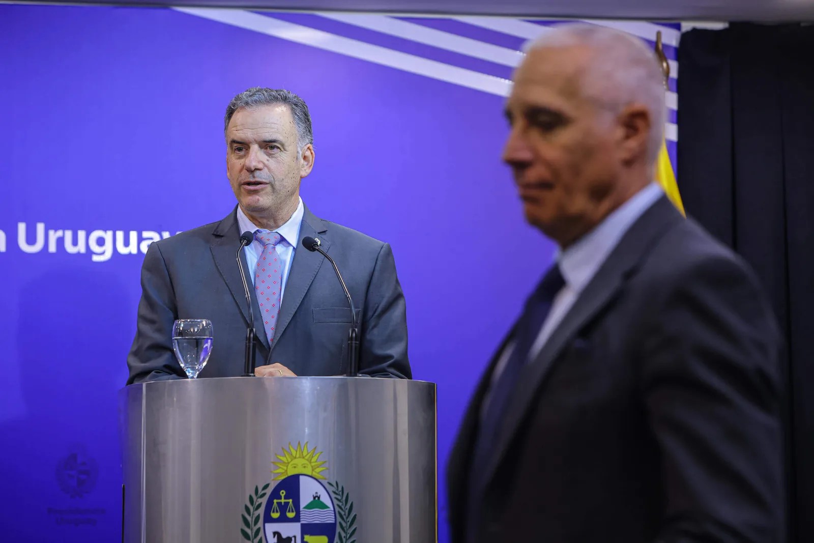 El ministro Carlos Negro cuestionado por el aumento de crímenes e inseguridad en Uruguay