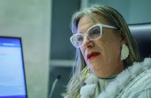 «Machirulitos»: el gobierno de Orsi mantiene a Spinetti tras insultos homofóbicos a sus propios colegas