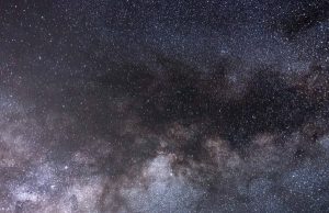 El universo se aproxima a la mitad de su vida útil