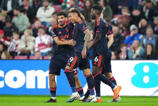 El Nottingham Forest se impone con contundencia al Sunderland