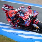 Marc Márquez triunfa en la caótica carrera esprint de Jerez a pesar de una caída