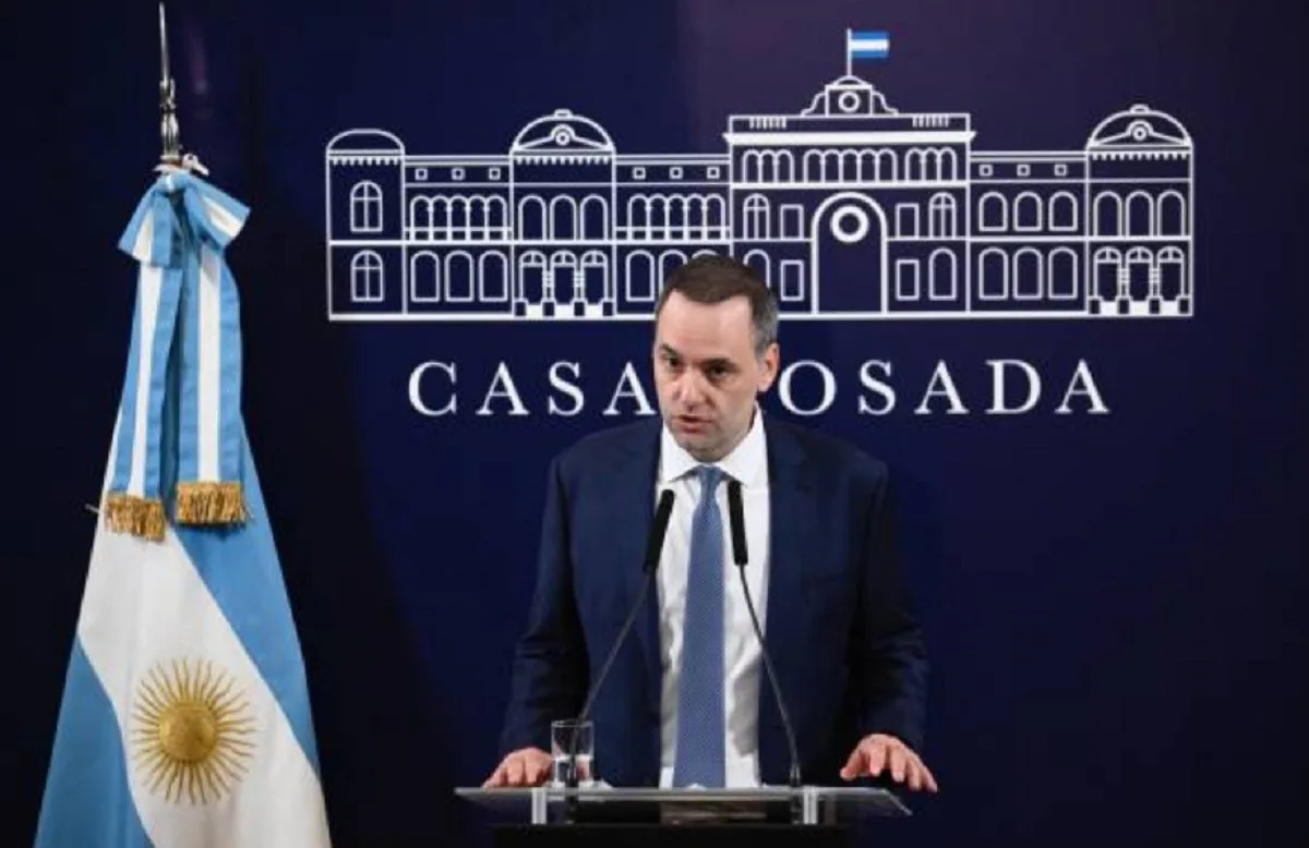 Manuel Adorni se prepara para el informe gestión Adorni en Diputados bajo tensión