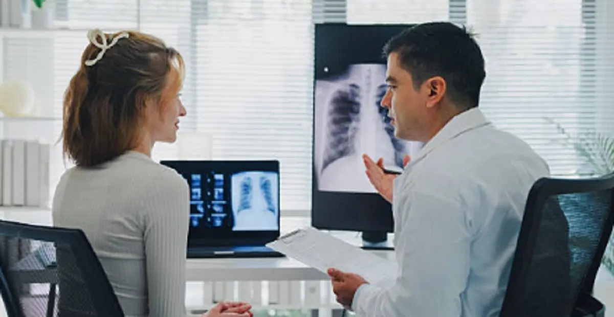 Médicos advierten sobre el síntoma de cáncer de pulmón que pasa desapercibido