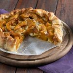 Tarta salada de calabaza, queso azul y nuez tostada