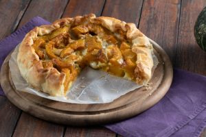 Tarta salada de calabaza, queso azul y nuez tostada