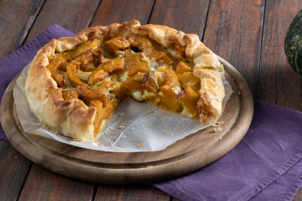 Tarta salada de calabaza, queso azul y nuez tostada
