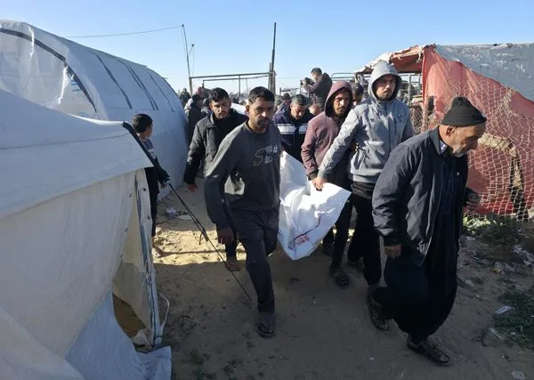 Al menos dos palestinos fallecen en ataque israelí en el sur de la Franja de Gaza