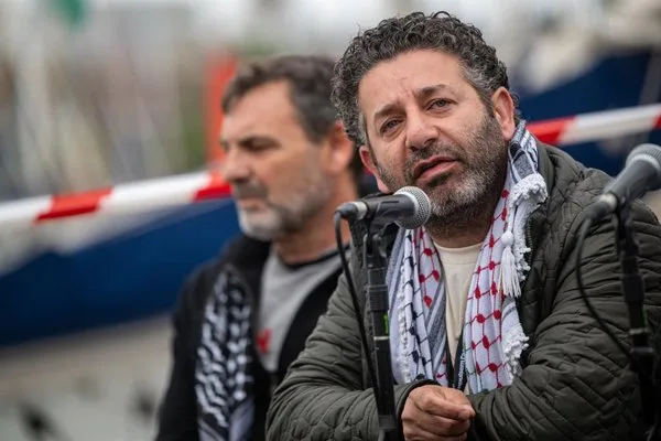 Albares confirma que el activista Saif Abukeshek de la flotilla a Gaza ya se encuentra en España