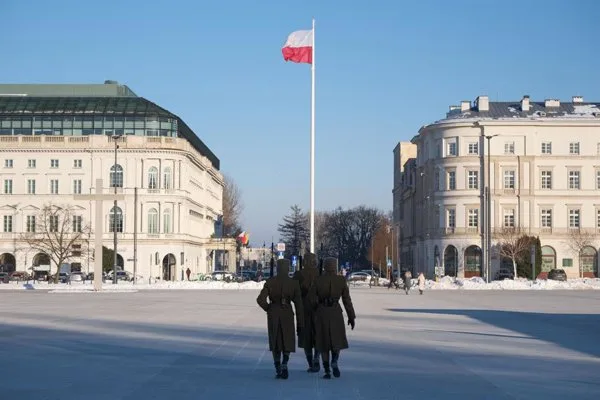 Amnistía y Human Rights First exigen a Polonia cesar su colaboración con las políticas antiinmigrantes de Trump