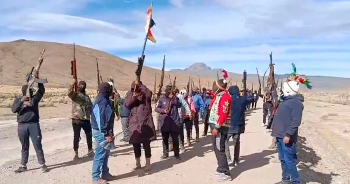 Campesinos armados en Bolivia desafían la autoridad con bloqueos en Oruro y La Paz