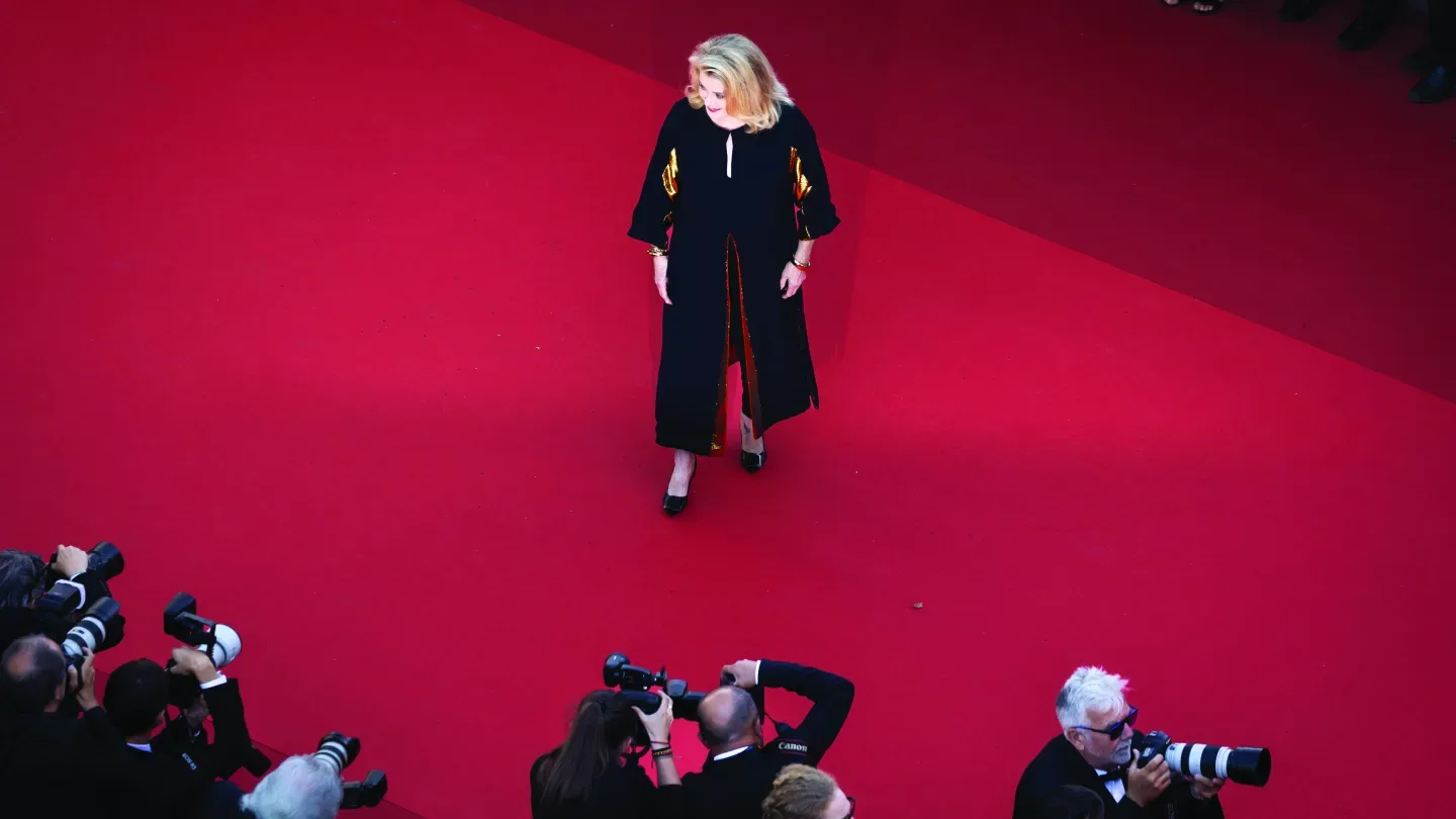 Catherine Deneuve reflexiona sobre la vida, el amor y la fortaleza en su paso por Cannes