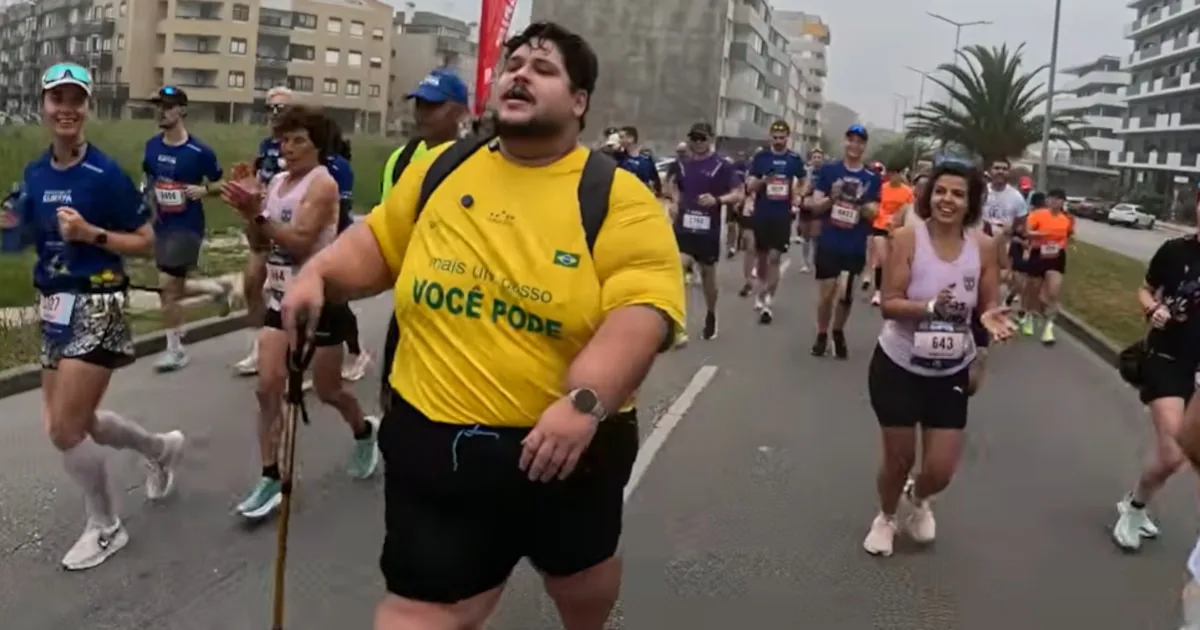 Un influencer brasileño desafía sus límites en el maratón de Europa en Portugal