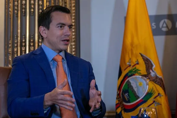 Ecuador destina 22 millones para compensar a un millón de afectados por apagones de abril