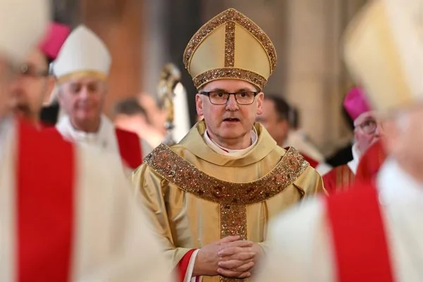 El arzobispo de Praga advierte sobre la maldición a los ladrones de las reliquias de Santa Zedislava