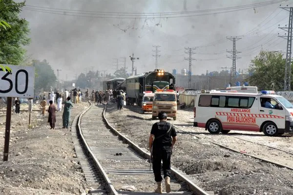 Guterres condena ataque mortal a tren en Pakistán y afirma que el terrorismo no tiene justificación