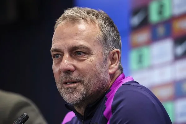 Hansi Flick asegura su continuidad en el Barça hasta 2028, reafirmando su compromiso con el club
