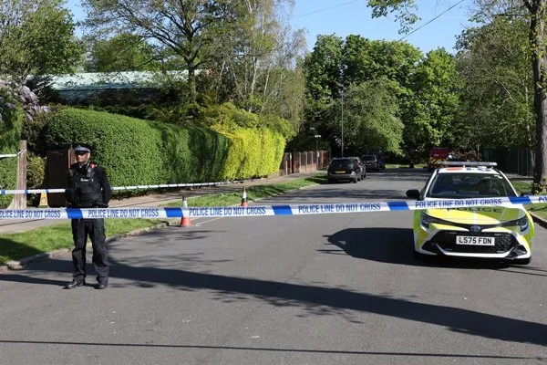 Imputan a un hombre por incendiar una sinagoga histórica en el este de Londres