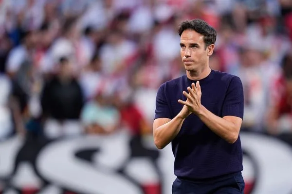 Iñigo Pérez sostiene que es necesario ignorar distracciones y preservar la identidad del equipo en la Conference