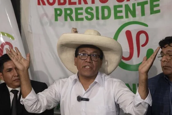 Keiko Fujimori y Roberto Sánchez avanzan a segunda vuelta en las elecciones presidenciales de Perú tras escrutinio completo