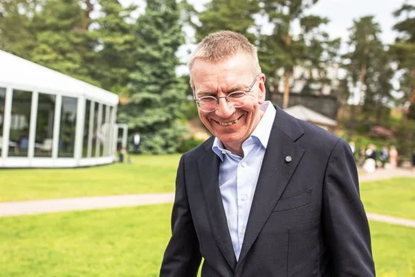 Letonia elige a Andris Kulbergs como nuevo presidente tras la renuncia de Silina en un giro inesperado
