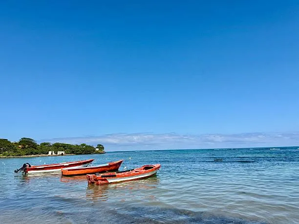 Tormentas y vientos en Puerto Plata: el clima desafía a los residentes