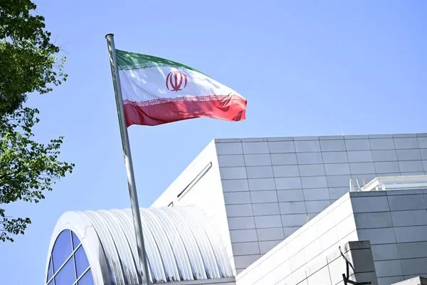 Parlamentario iraní advierte que Teherán podría enriquecer uranio al 90% ante agresiones de EEUU e Israel