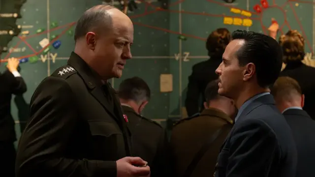 Pressure-Andrew-Scott-y-Brendan-Fraser-enfrentan-el-drama-del.jpg