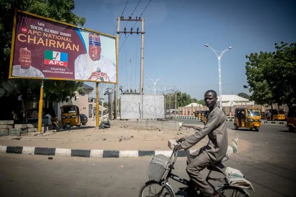 Secuestran a 42 estudiantes en un colegio de Nigeria, denuncian familiares y autoridades locales