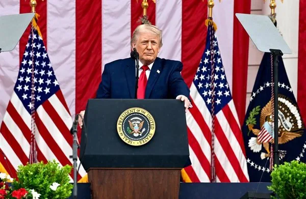 Trump ataca a los medios y sostiene que hablarían de su «victoria» incluso si Irán se rinde