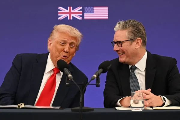 Trump culpa a la inmigración y la energía por los problemas de Starmer y sugiere explotar el crudo del Mar del Norte