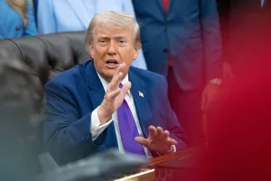 Trump y Xi dialogarán sobre la guerra en Irán, pero el estadounidense rechaza la ayuda del chino