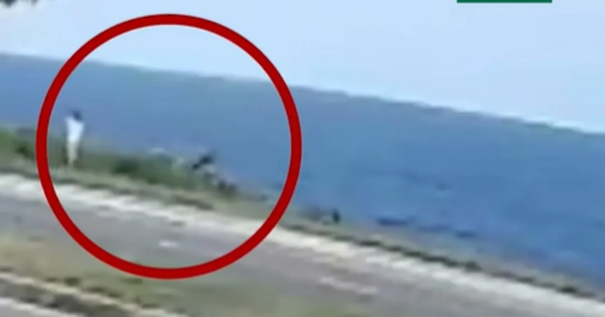 Autoridades y rescatistas en la costa, uniendo esfuerzos en la búsqueda de David Fernández.