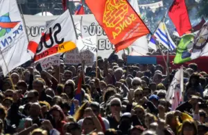 Acto del PIT-CNT: entre el reclamo de un impuesto a los ricos y la tensión internacional por Palestina