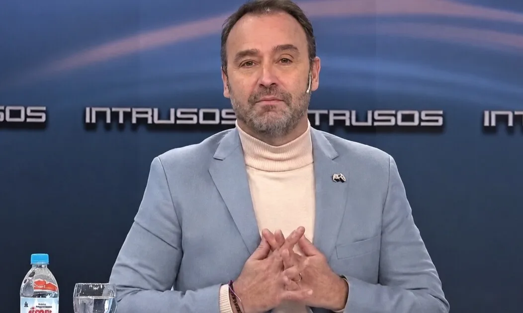 Adrián pallares conmociona en vivo al revelar el grave estado de salud de un amigo