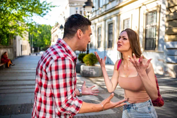 Relaciones tóxicas afectan salud física y emocional: señales para escapar