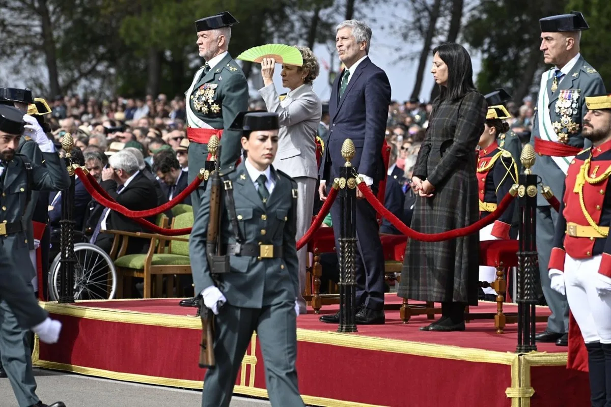 Interrupción a marlaska durante su discurso sobre los guardias civiles fallecidos en huelva