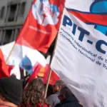 Movilización del PIT-CNT en las calles del Cerro de Montevideo.