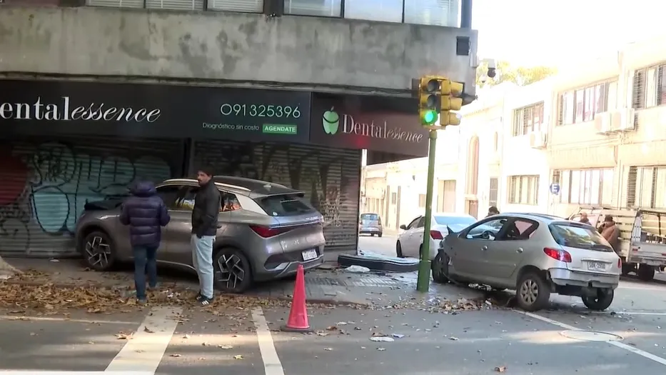 Terror en Cordón: un automovilista borracho chocó y casi mata a personas que dormían en la calle