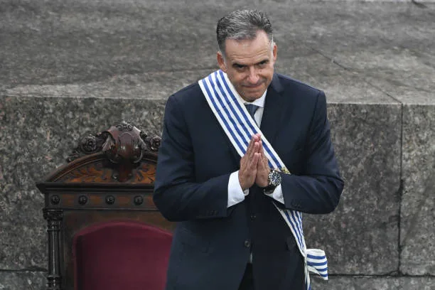Fisuras en la base: el deterioro de la imagen de Yamandú Orsi golpea al núcleo duro de sus votantes