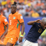 ugadores de Ecuador lamentan la derrota ante Costa de Marfil en el Mundial 2026.