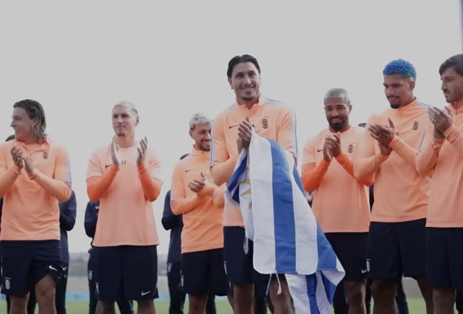 Plantel de la selección uruguaya entrenando para el Mundial