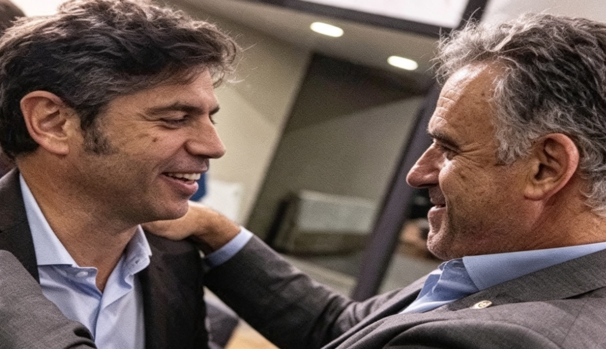 Dirigentes participando en la cumbre de políticos progresistas en Montevideo este sábado.