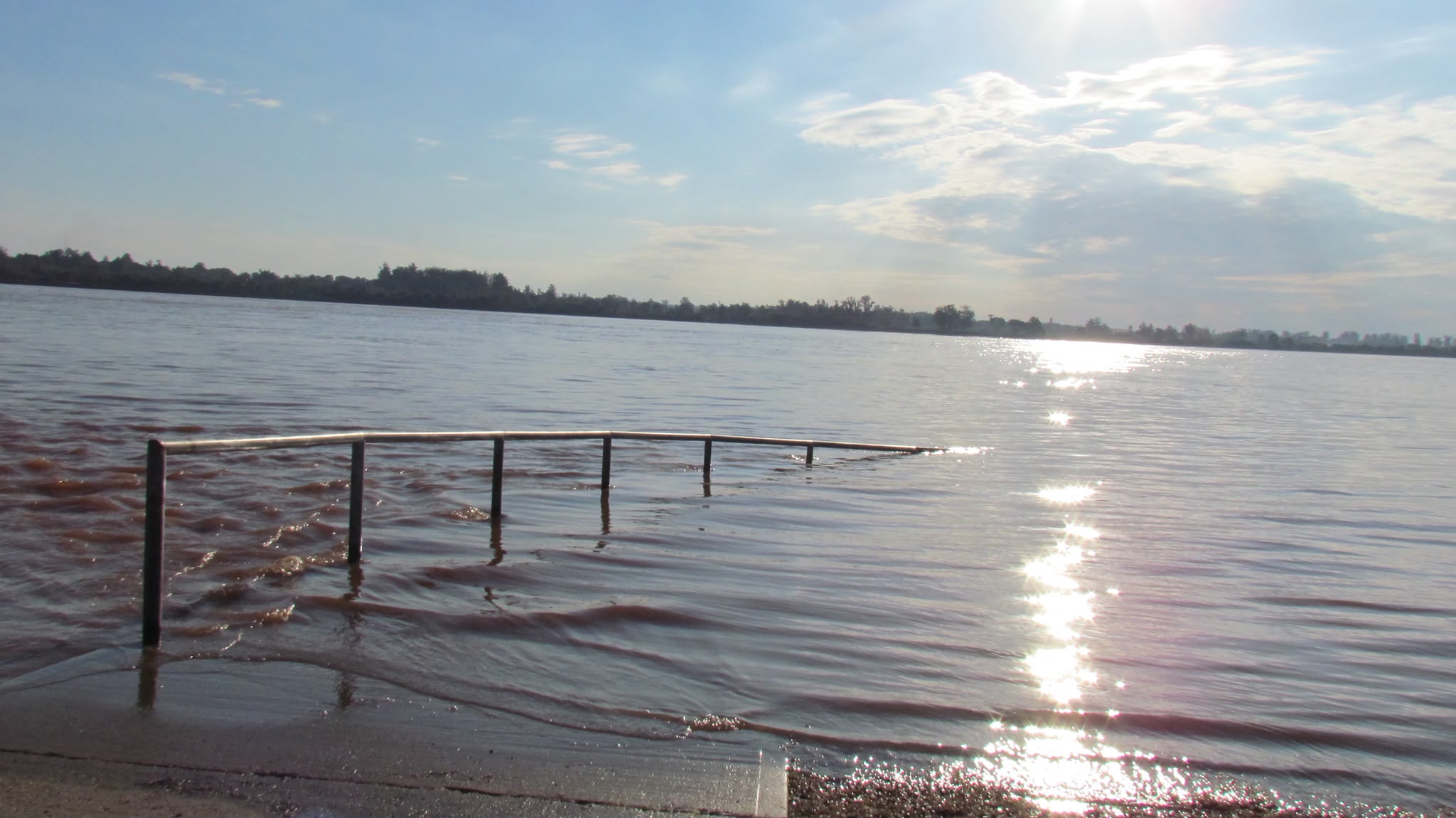 El río Uruguay a su paso por Salto alcanzó 7,67 metros este 7 de julio. Salto Grande evacuó 8.200 metros cúbicos por segundo.