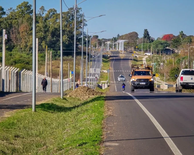 Vista de la obra de avenida Apolón en Salto tras millonaria inversión